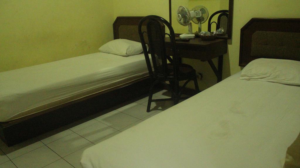 Hotel Nanda Mataram Bagian luar foto