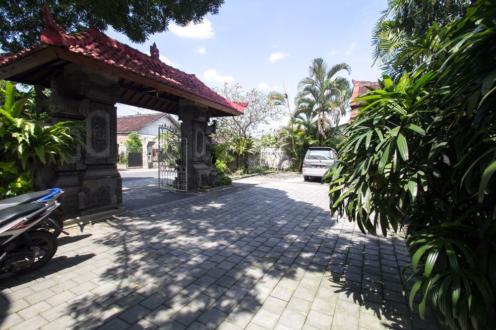 Hotel Nanda Mataram Bagian luar foto